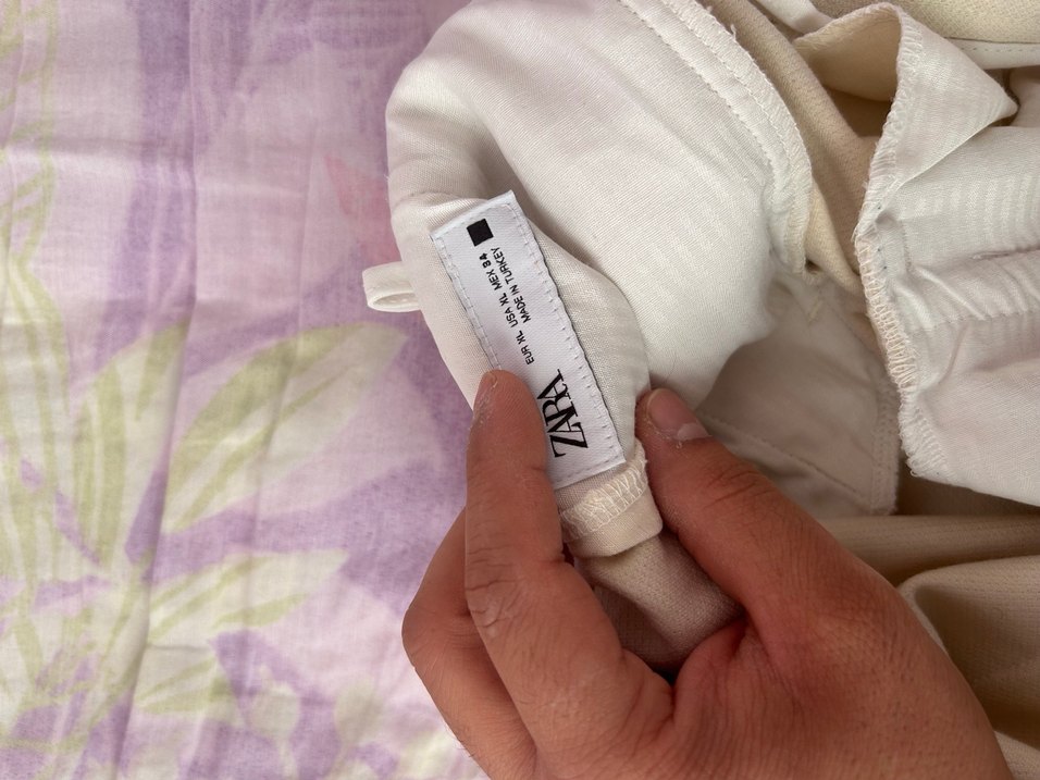 Beyaz Pamuklu Rahat Kesim Mini Şort - Görsel 3