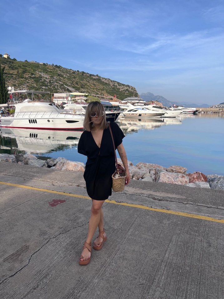 Siyah Kısa Kollu Midi Keten Elbise - Görsel 3