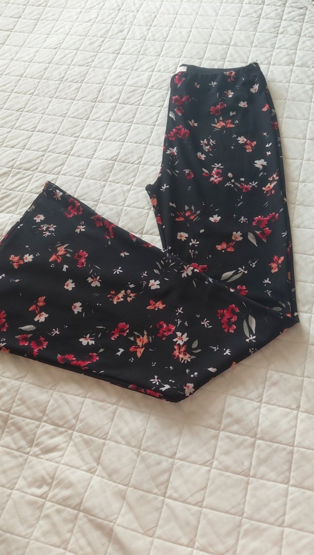 Çiçek Desenli Siyah Kadın Pantolon İspanyol paca - Görsel 4
