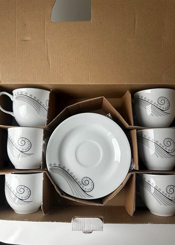 Gri Desenli Beyaz Porselen Fincan Takımı - Görsel 2