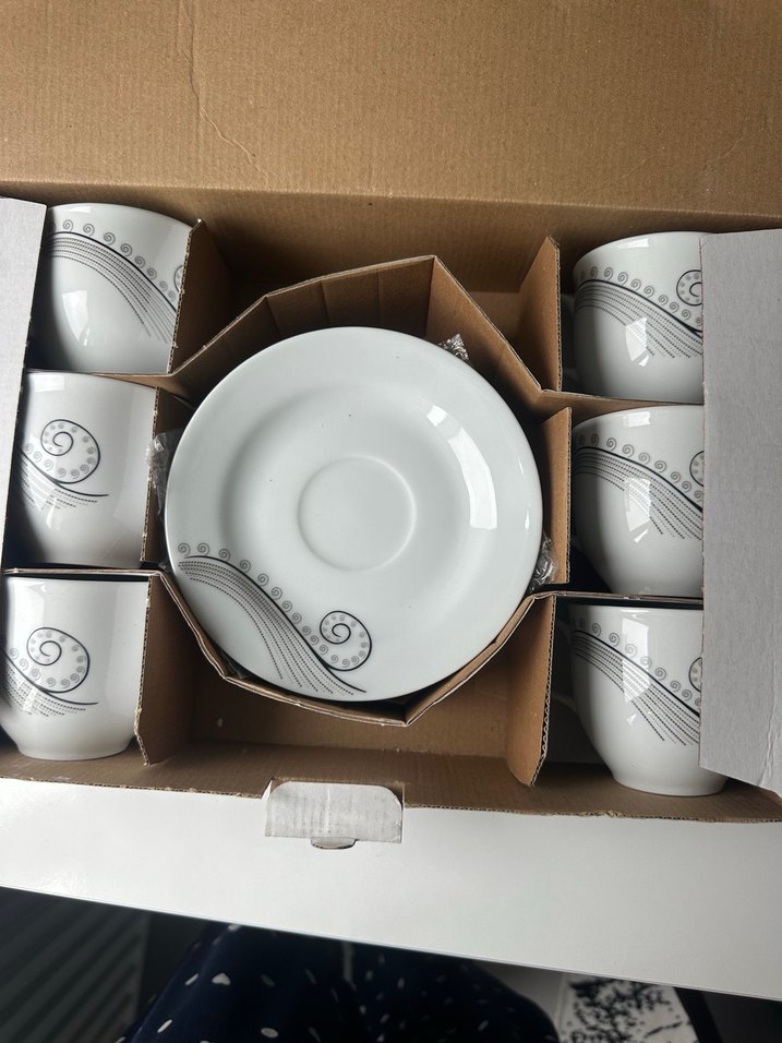 Gri Desenli Beyaz Porselen Fincan Takımı - Görsel 3