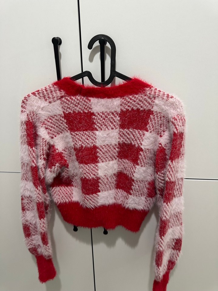 Kırmızı Kareli Örgü Kadın Hırka - Görsel 2