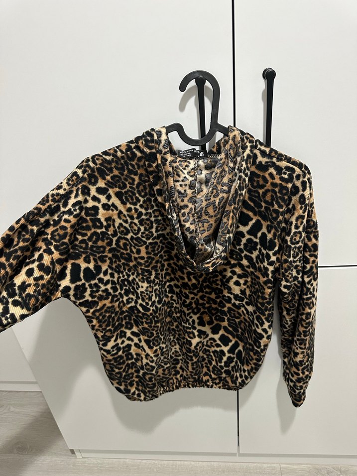 Kürklü Leopar Desenli Kapüşonlu Sweatshirt - Görsel 2