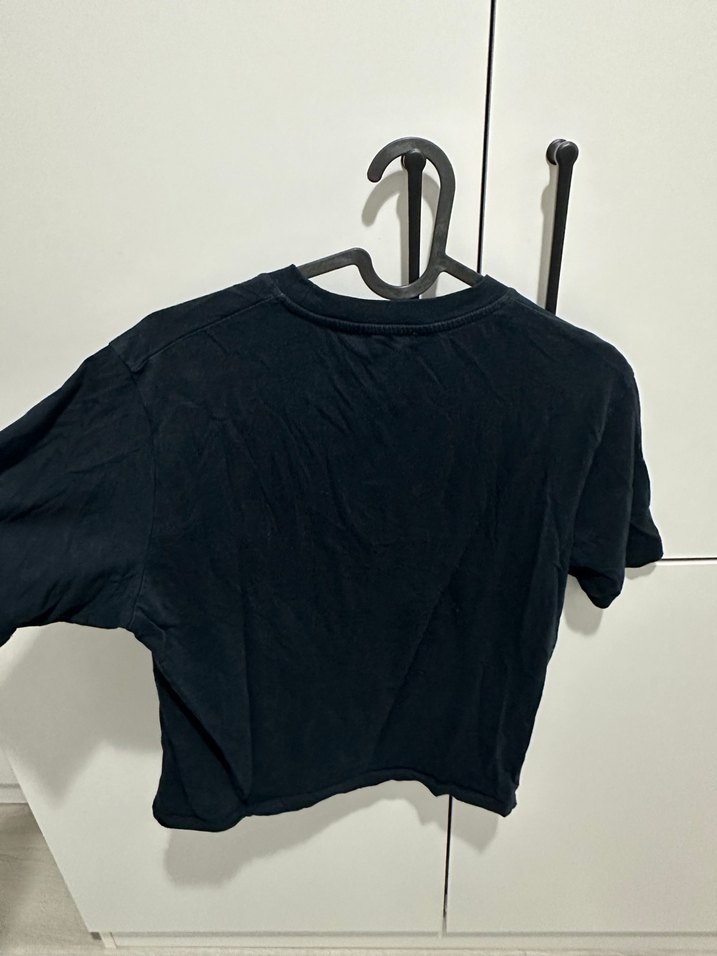 Siyah Baskılı Kadın Tişört - Görsel 3