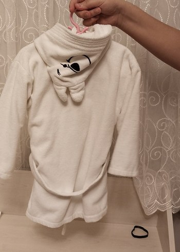 Beyaz Nakışlı Kız Çocuk Bornozu - Görsel 3