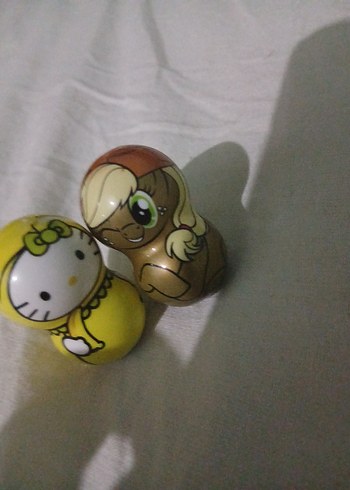 Sarı ve Renkli Figür Oyuncaklar