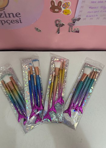 Pastel Renkli Denizkızı Makyaj Fırça Seti - Görsel 2