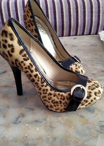 Leopar Desenli Tokalı Kahverengi Stiletto