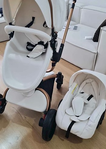 Beyaz Bebek Arabası ve Taşıma Koltuğu