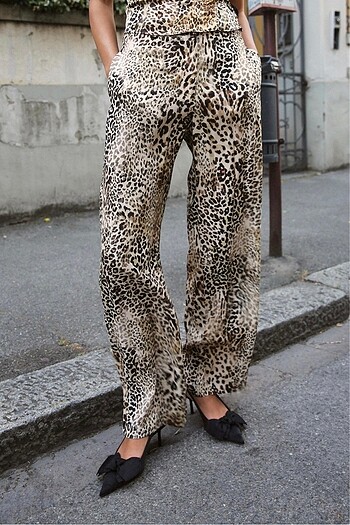 Zara straıght fıt leopar pantolon
