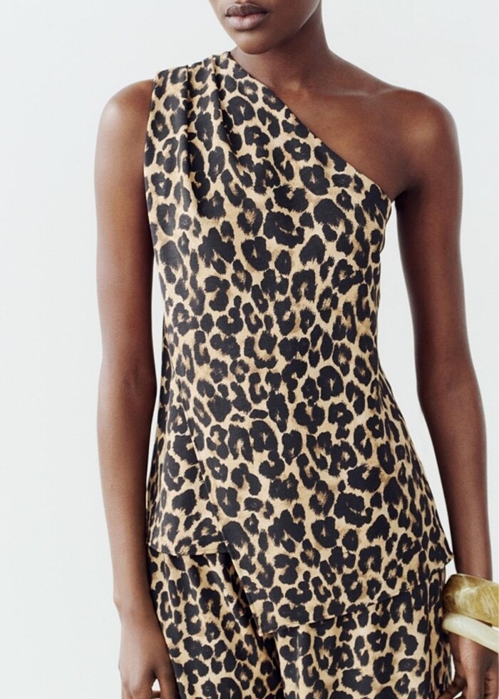 Zara leopar desenli asimetrik bluz - Görsel 2