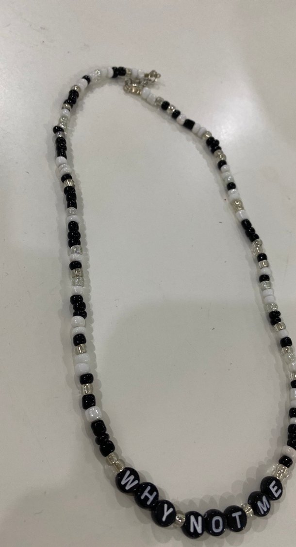 Beyaz Siyah Boncuklu Midi Kolye - Görsel 3