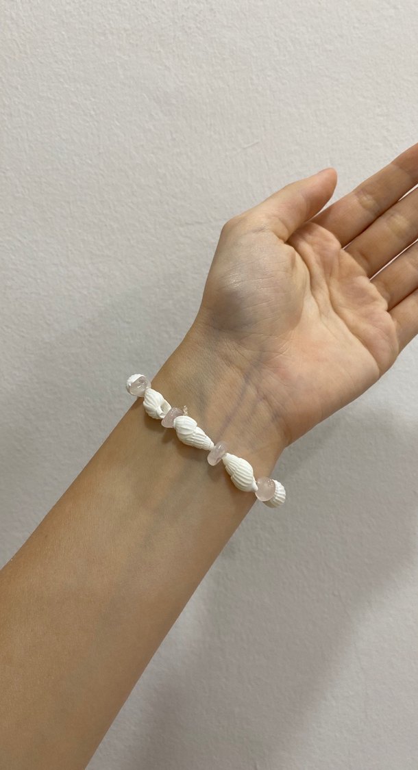 Beyaz Boncuklu Deniz Kabuklu Bileklik - Görsel 2