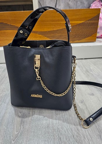 Armine Zincir Detaylı Siyah Kadın Deri Çanta