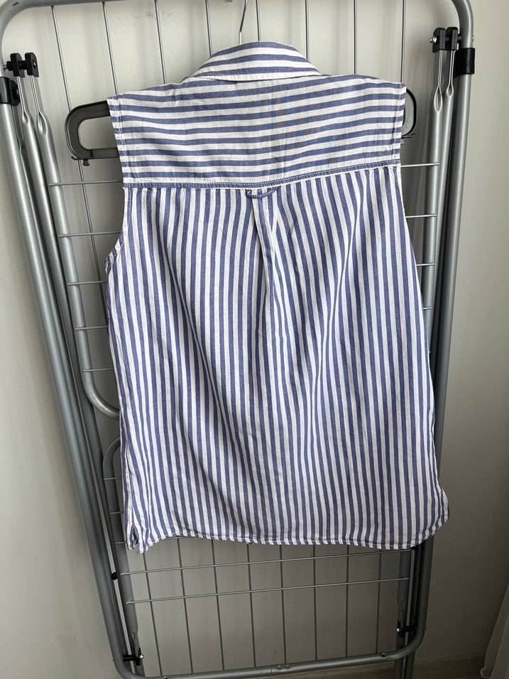 LCW WAİKİKİ Düğmeli Çizgili Kolsuz Gömlek - Görsel 2