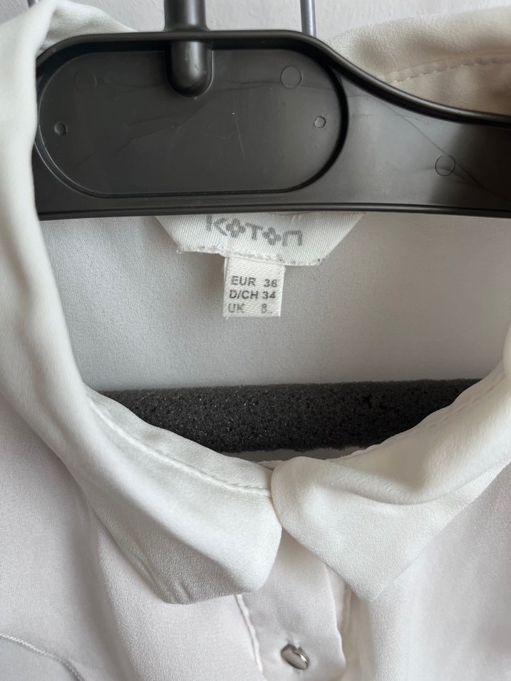 Koton Beyaz Fırfırlı Kolsuz Gömlek - Görsel 3