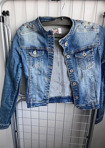 Düğmeli Mavi Dar Kesim Kadın Denim Ceket