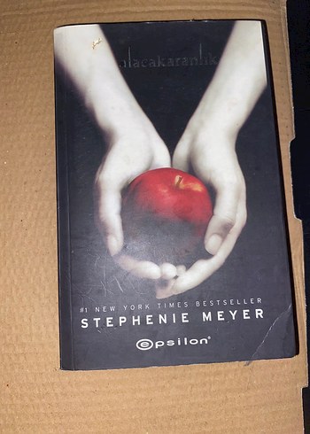 Tutulma, Yeniay, Alacakarankık Stephenie Meyer