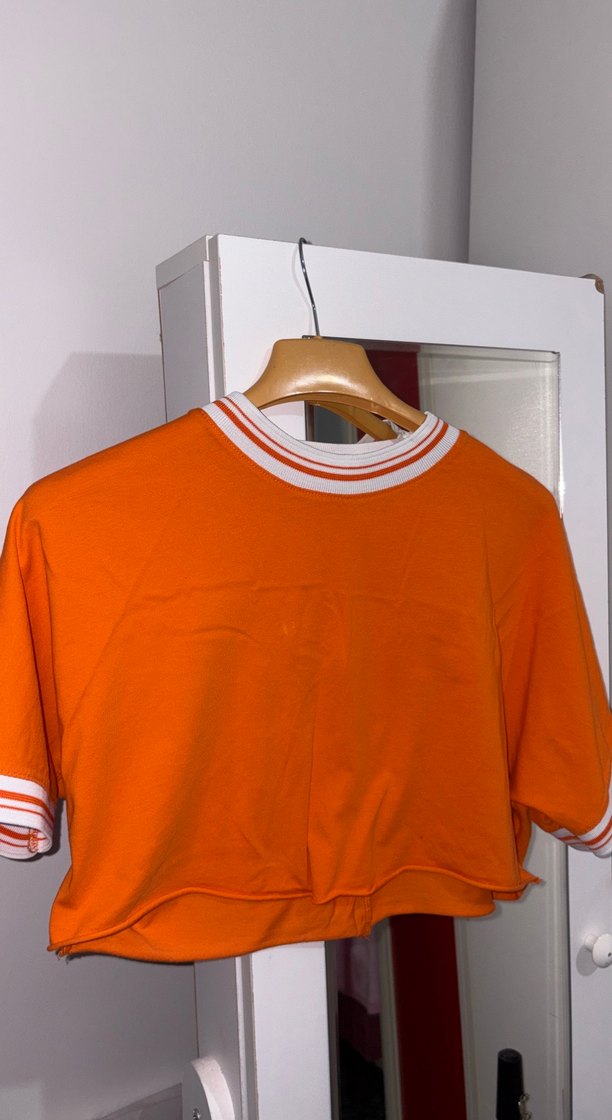 Turuncu Baskılı Kadın Tişört - Görsel 2