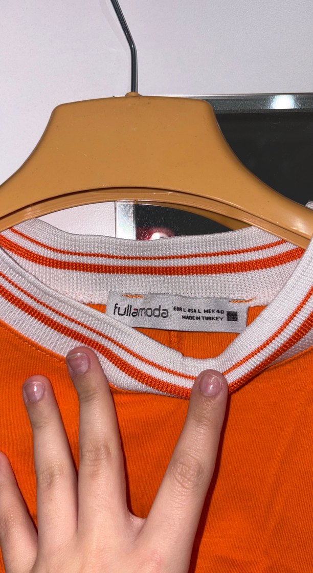 Turuncu Baskılı Kadın Tişört - Görsel 3