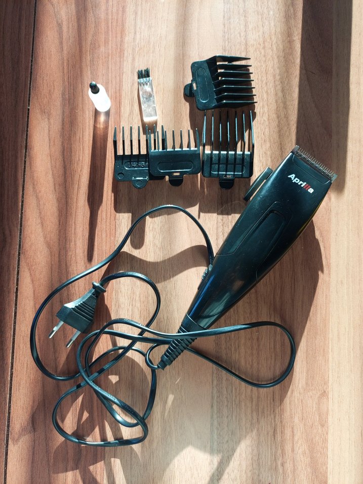 Aprilla Siyah Saç Kesme Makinesi - Görsel 5