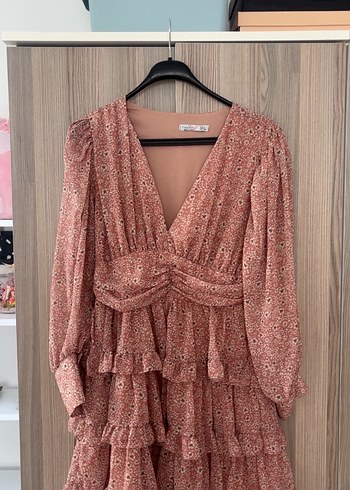 Pembe Volanlı Uzun Bohem Elbise