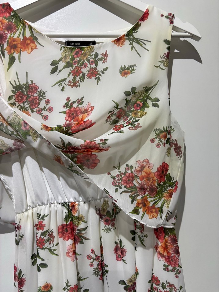 Çiçek Desenli Beyaz Uzun Bohem Elbise - Görsel 4