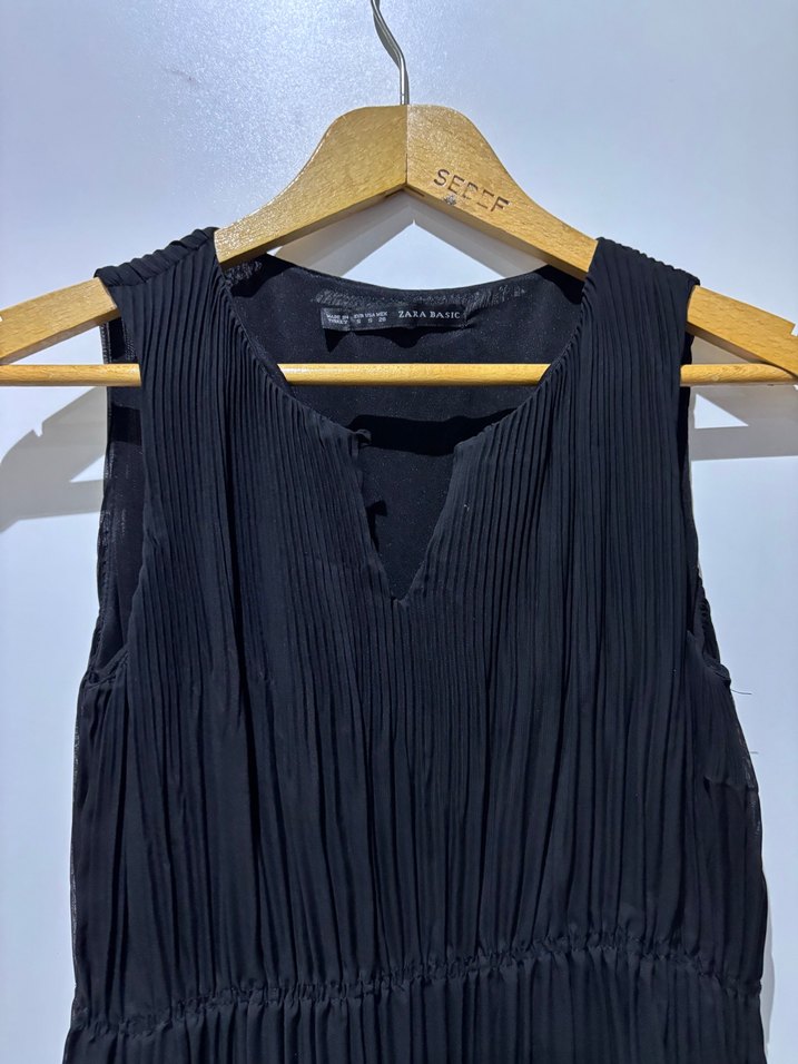 Siyah Kolsuz Piliseli Uzun Keten Elbise - Görsel 4