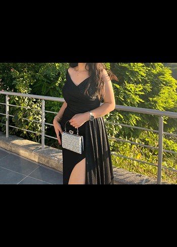 m Beden siyah Renk Drapeli Siyah Uzun Yİrtmaçlı Abiye Elbise