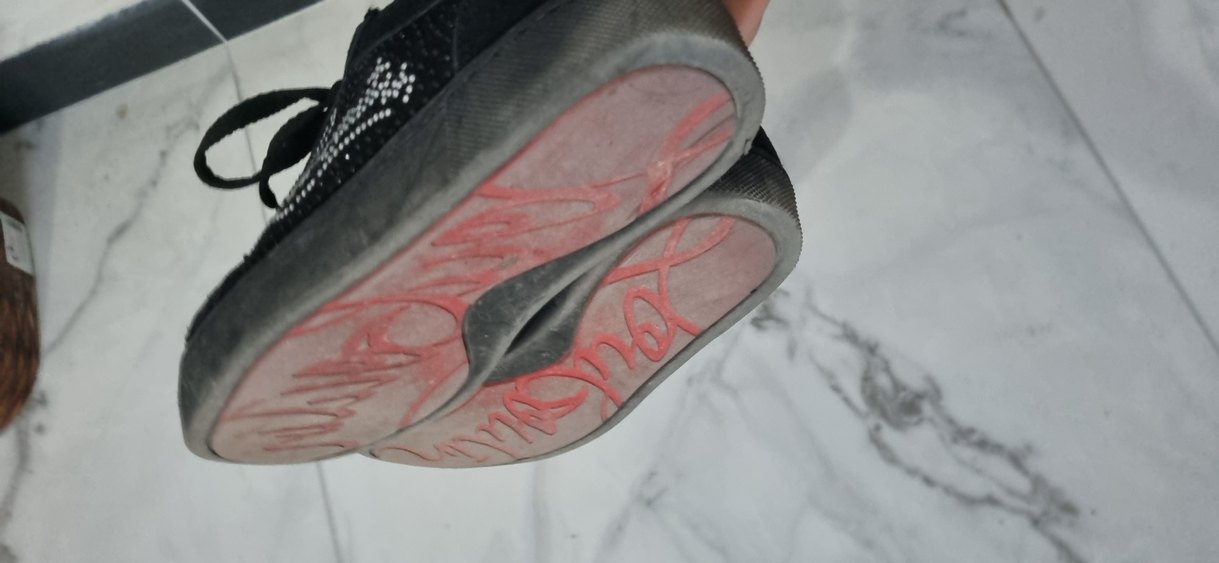 İthal Replika Siyah Süet İşlemeli ve Payetli Erkek Spor Ayakkabı - Görsel 3