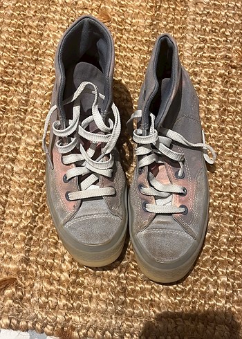 Gri Bağcıklı Kadın Converse Spor Ayakkabı