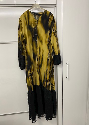 Uzun Kol Sarı Siyah Batik Elbise