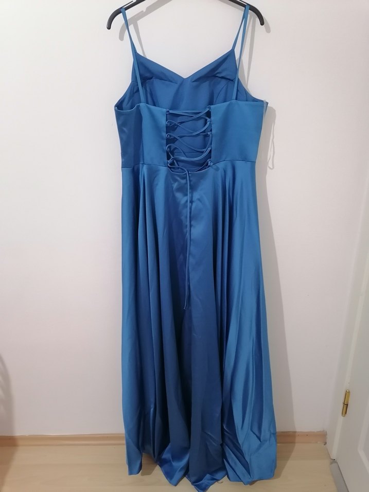 Mavi Uzun V Yaka Askılı saten kumaş  Abiye Elbise - Görsel 2