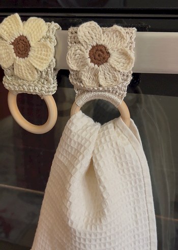 Krem Renkli Çiçekli Havlu Askısı - Görsel 3