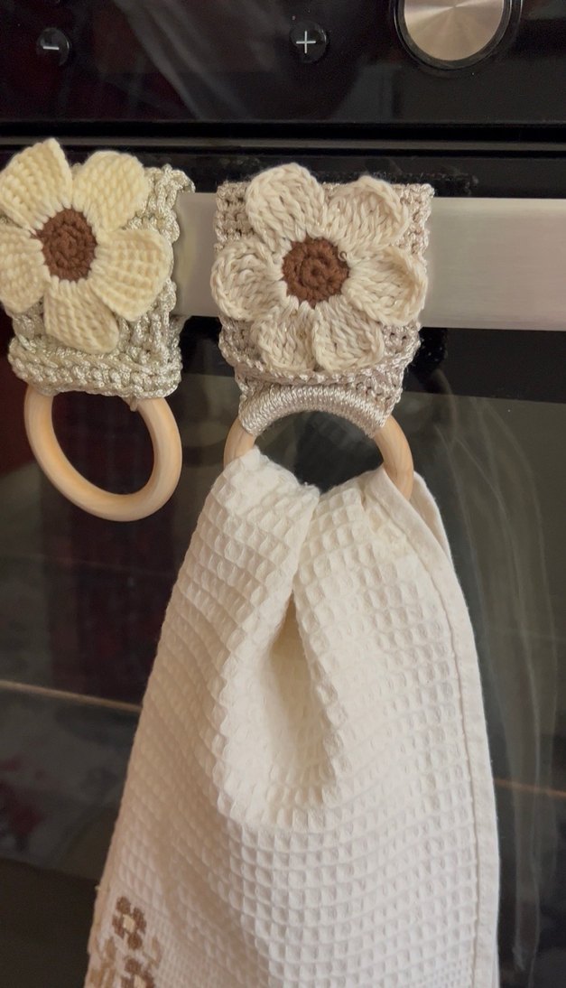 Krem Renkli Çiçekli Havlu Askısı - Görsel 3