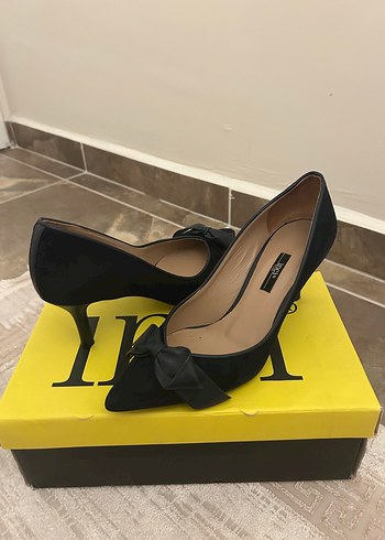 inci Kadın Siyah Fiyonklu Stiletto