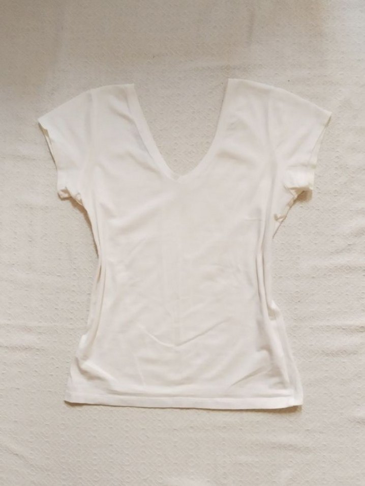 Beyaz V Yaka Kısa Kollu Kadın Tişört - Görsel 2