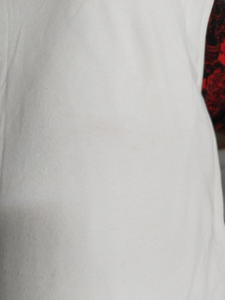 Beyaz V Yaka Kısa Kollu Kadın Tişört - Görsel 3