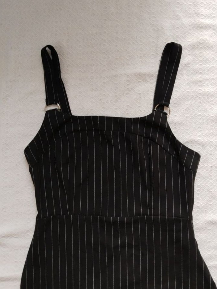 Beyaz Çizgili Siyah Elbise - Görsel 2