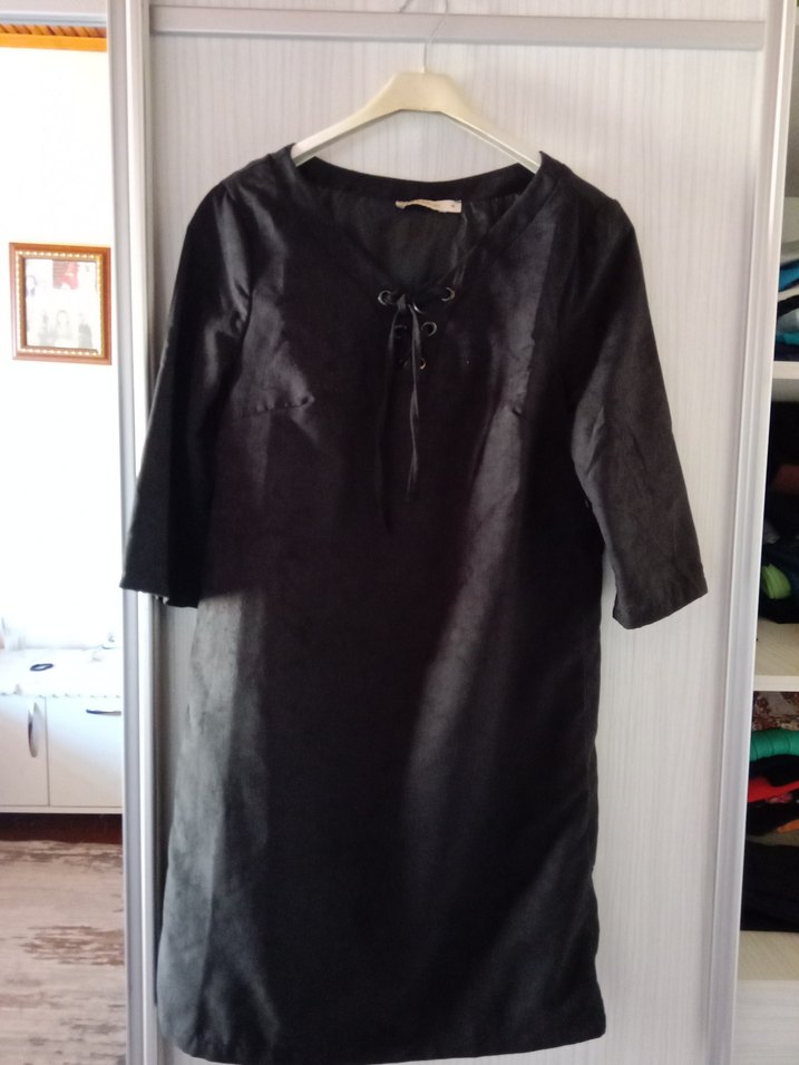 Düğmeli Siyah süet kısa elbise - Görsel 4