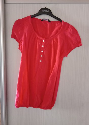 Kısa Kollu Kırmızı Düğmeli Kadın Bluz - Görsel 2