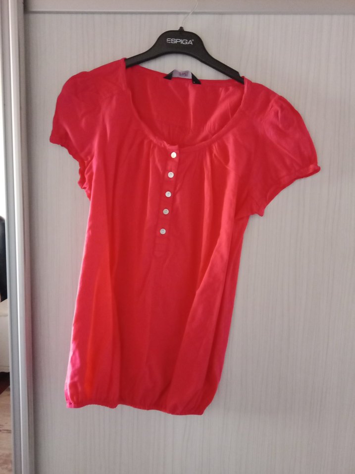 Kısa Kollu Kırmızı Düğmeli Kadın Bluz - Görsel 2
