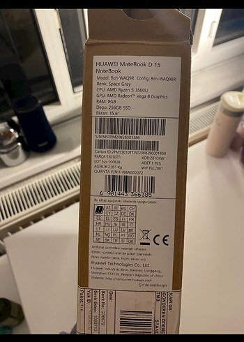 Gri Huawei Laptop ve Siyah Laptop Çantası powerbank ve mouse - Görsel 4