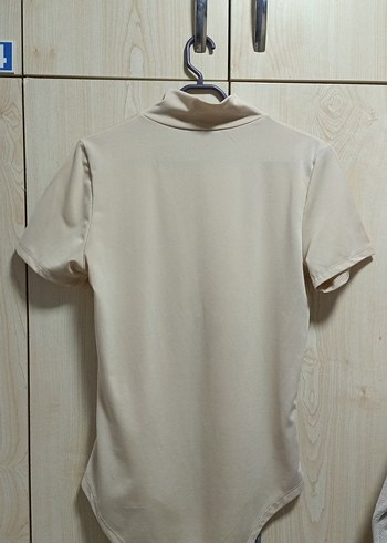 Kısa Kollu Dar Bluz - Görsel 4