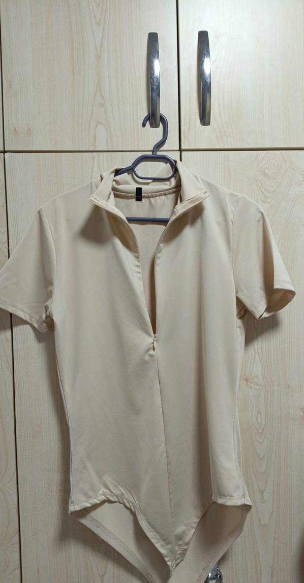 Kısa Kollu Dar Bluz - Görsel 3