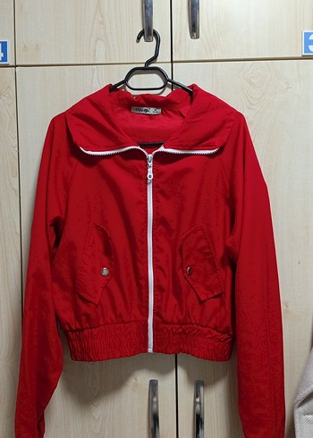 Kırmızı Fermuarlı Kadın Kısa Ceket - Görsel 2