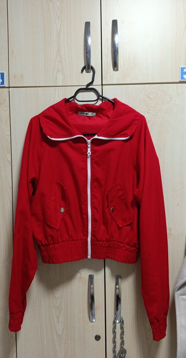 Kırmızı Fermuarlı Kadın Kısa Ceket - Görsel 2