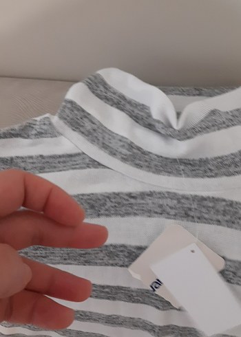 LC Waikiki Gri Çizgili Düğmeli Boğazlı Kadın bluzu