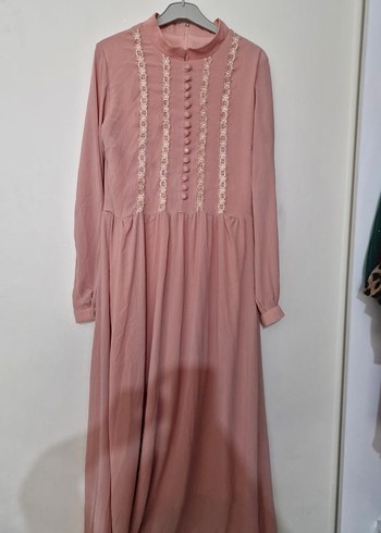 Pembe Düğmeli Nakış Detaylı Uzun Elbise