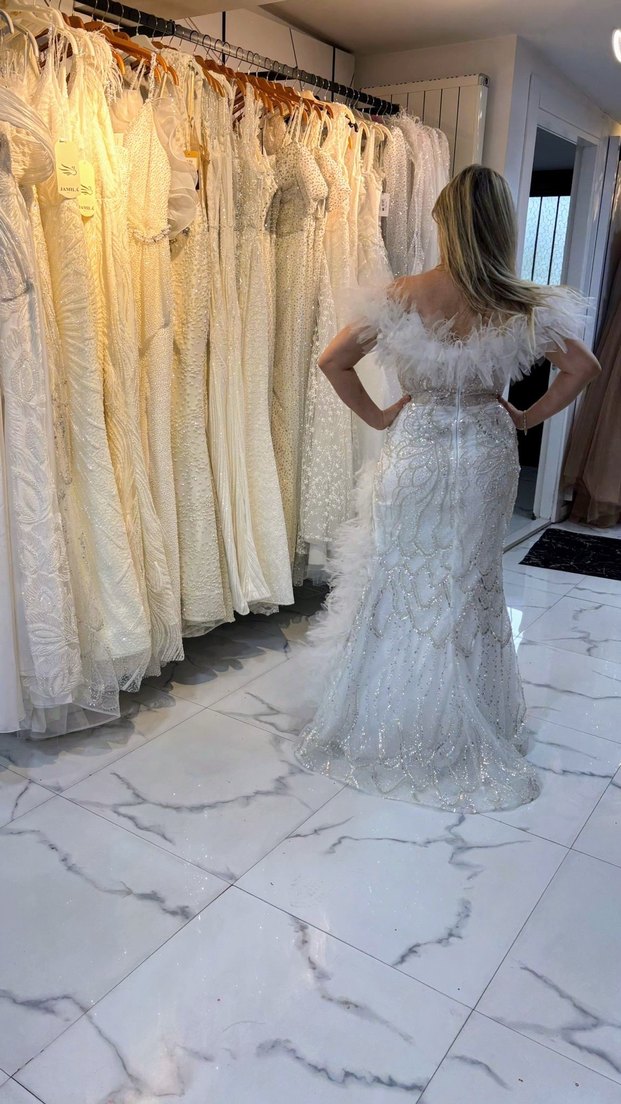 Tüy Detaylı Uzun Denizkızı Gelinlik sünnet annesi kuyafeti - Görsel 2